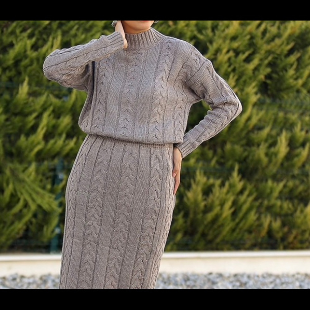 Por La Cara suit. Stylish and elegant winter wear.